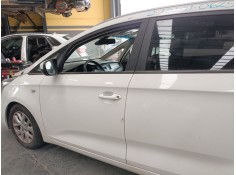Recambio de puerta delantera izquierda para kia carens iv 1.7 crdi referencia OEM IAM    2