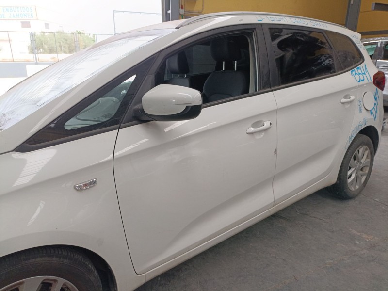 Recambio de puerta delantera izquierda para kia carens iv 1.7 crdi referencia OEM IAM   