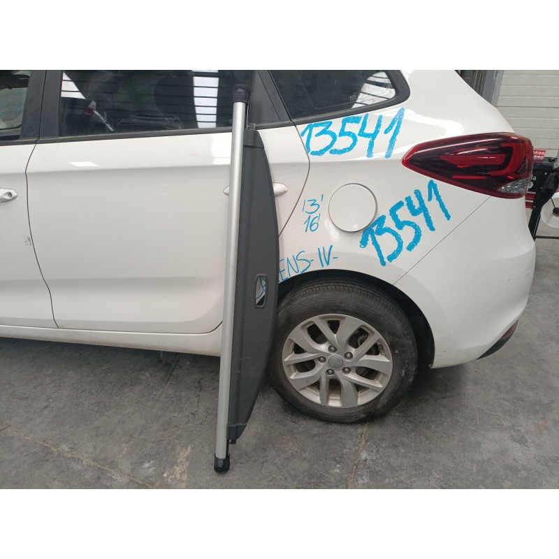 Recambio de bandeja trasera para kia carens iv 1.7 crdi referencia OEM IAM   