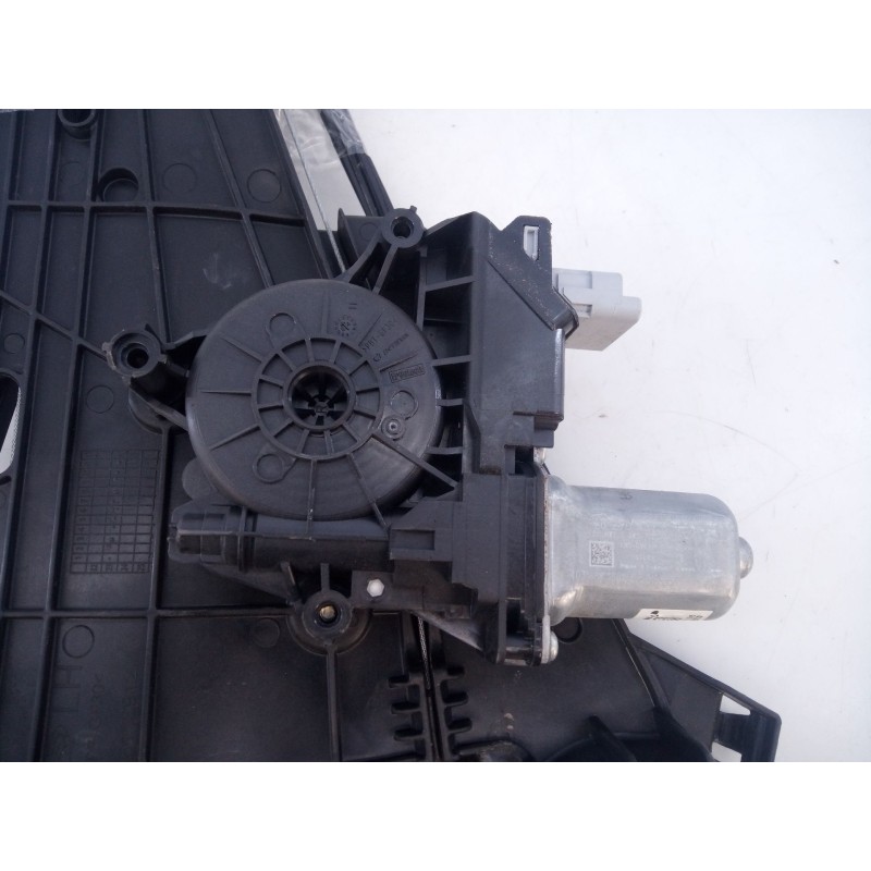 Recambio de elevalunas delantero izquierdo para peugeot 208 ii (ub_, up_, uw_, uj_) 1.2 puretech 75 referencia OEM IAM   