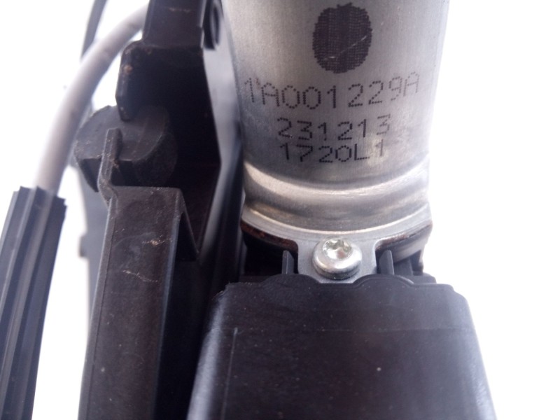 Recambio de elevalunas delantero izquierdo para peugeot 208 ii (ub_, up_, uw_, uj_) 1.2 puretech 75 referencia OEM IAM   