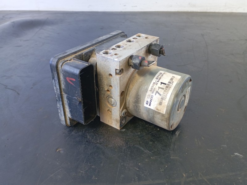 Recambio de abs para hyundai tucson essence 2wd referencia OEM IAM 58920D7110  