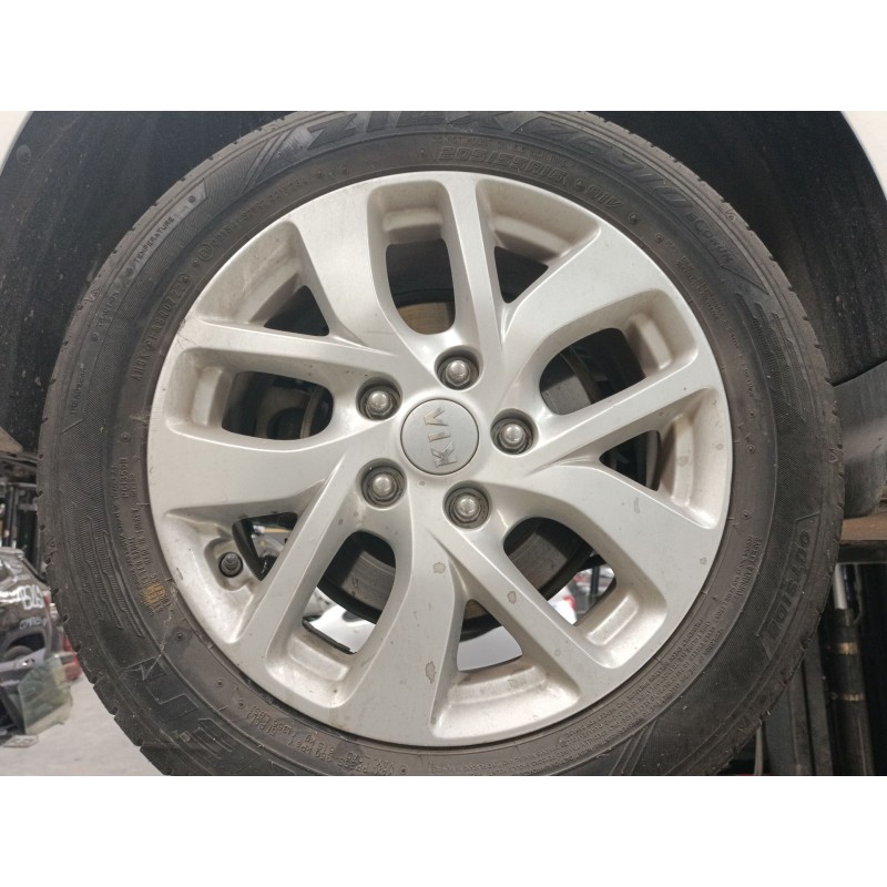 Recambio de llanta para kia carens iv 1.7 crdi referencia OEM IAM 205/55/16  