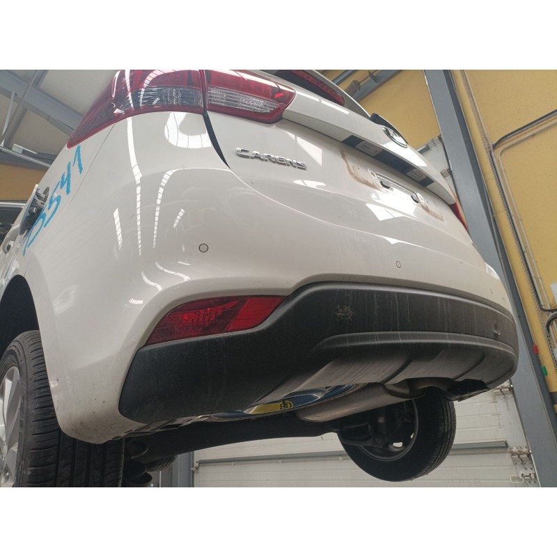 Recambio de paragolpes trasero para kia carens iv 1.7 crdi referencia OEM IAM   