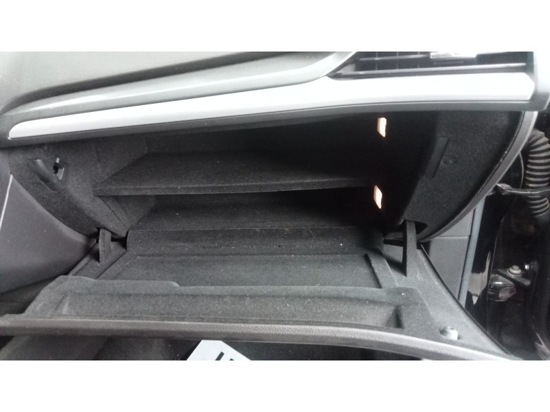 Recambio de guantera para ford mondeo turn. referencia OEM IAM   