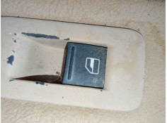 MANDO ELEVALUNAS DELANTERO DERECHO 