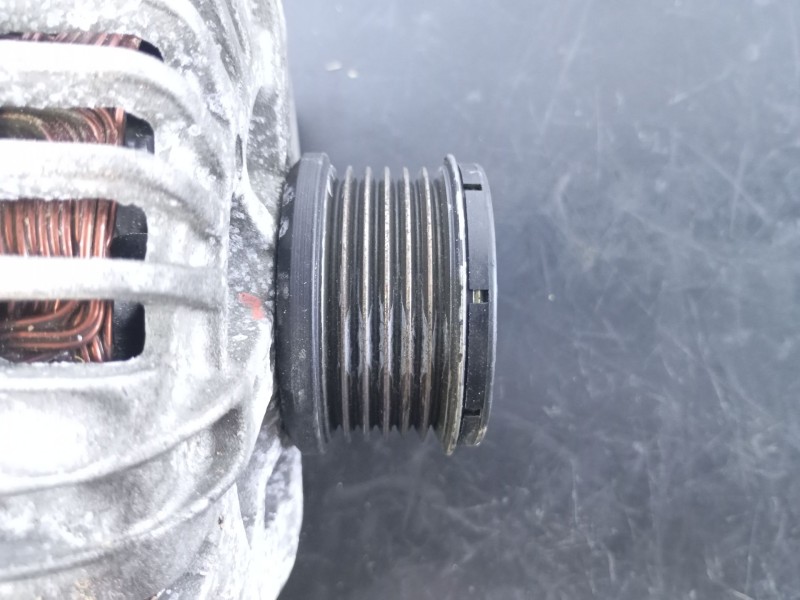 Recambio de alternador para peugeot 5008 referencia OEM IAM 400390171  