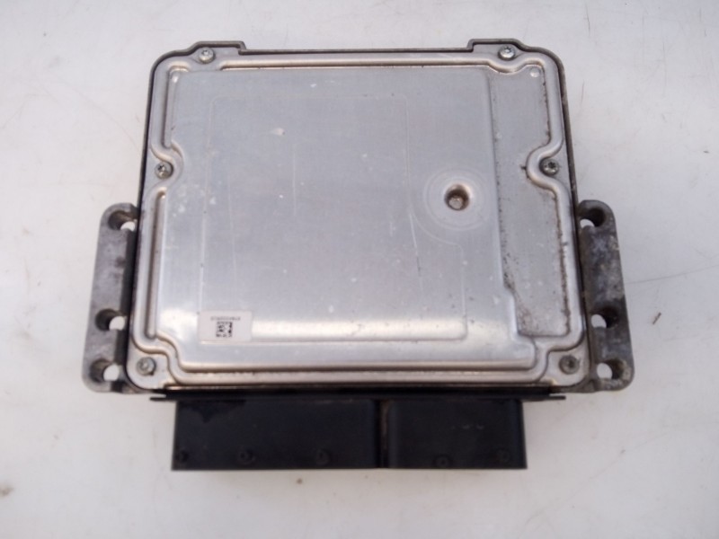 Recambio de centralita motor uce para jeep grand cherokee iv (wk, wk2) 3.0 crd v6 4x4 referencia OEM IAM P05150625AC 0281018384 