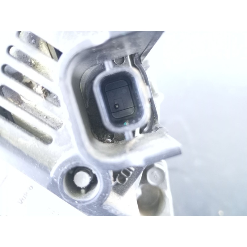 Recambio de alternador para dacia duster ambience 4x2 referencia OEM IAM   