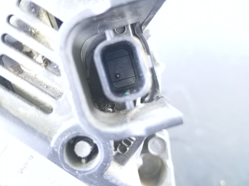 Recambio de alternador para dacia duster ambience 4x2 referencia OEM IAM   