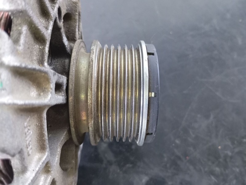 Recambio de alternador para dacia duster ambience 4x2 referencia OEM IAM   