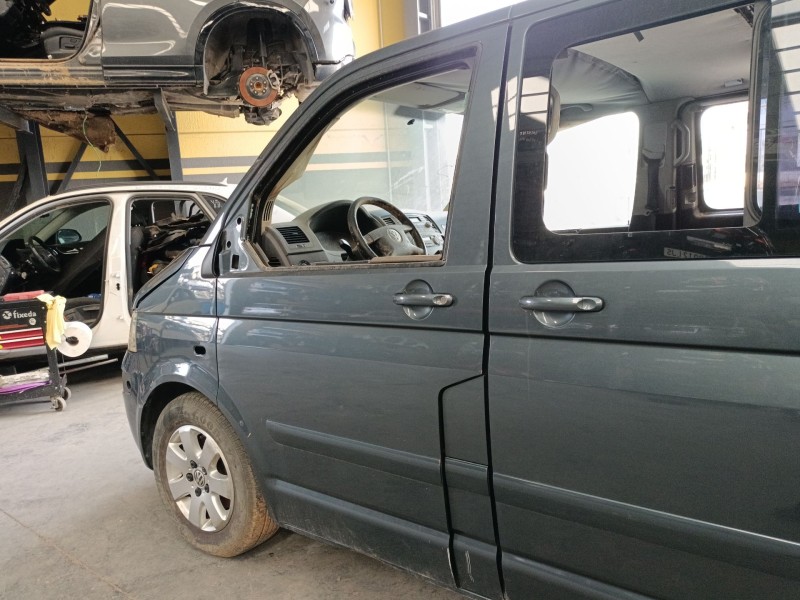 Recambio de puerta delantera izquierda para volkswagen multivan t5 (7hm, 7hn, 7hf, 7ef, 7em, 7en) 2.5 tdi referencia OEM IAM   