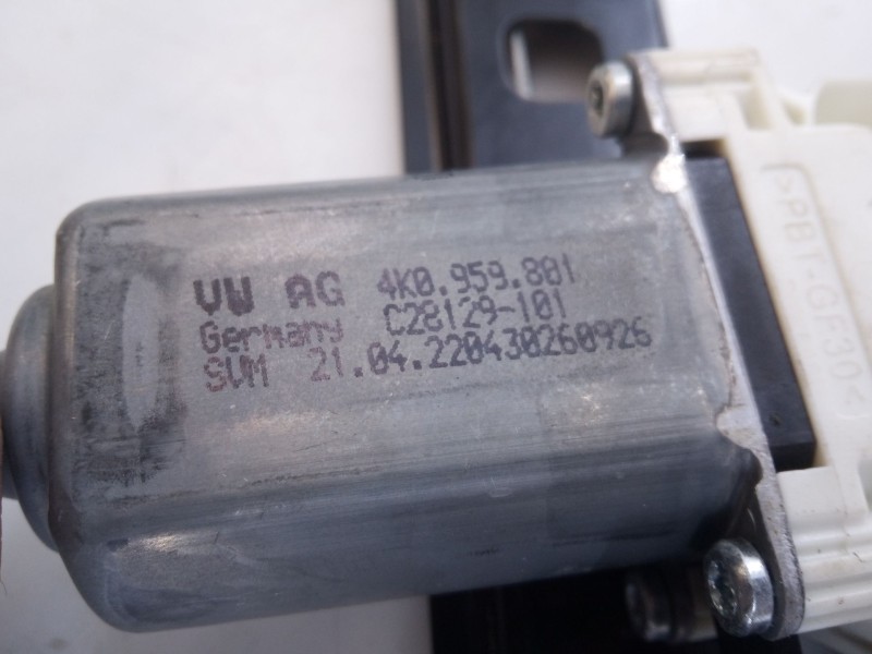 Recambio de elevalunas trasero derecho para porsche cayenne coupe (9yb) 3.0 e-hybrid awd referencia OEM IAM 4K0959801  