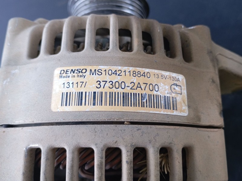 Recambio de alternador para hyundai tucson essence 2wd referencia OEM IAM 373002A700  