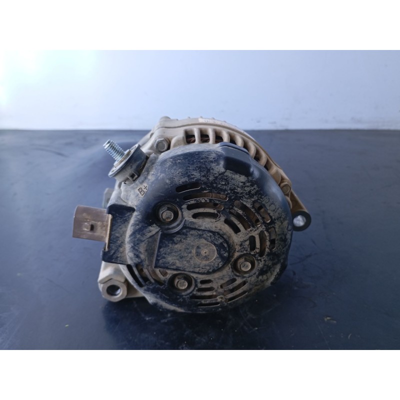 Recambio de alternador para hyundai tucson essence 2wd referencia OEM IAM 373002A700  