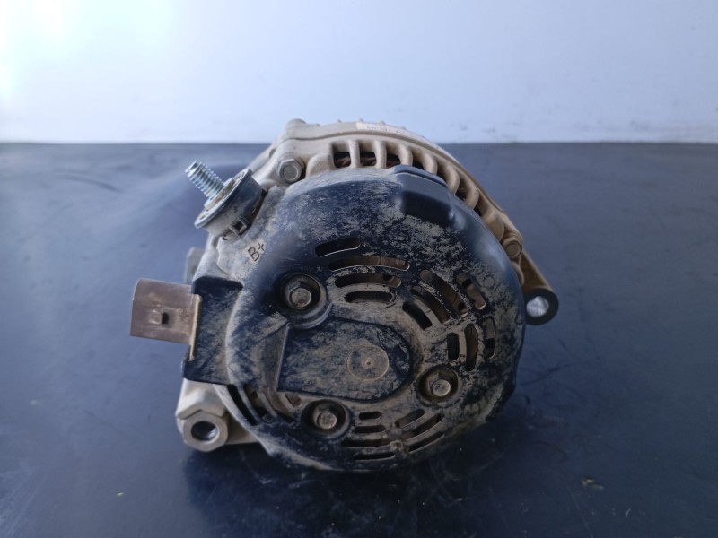 Recambio de alternador para hyundai tucson essence 2wd referencia OEM IAM 373002A700  
