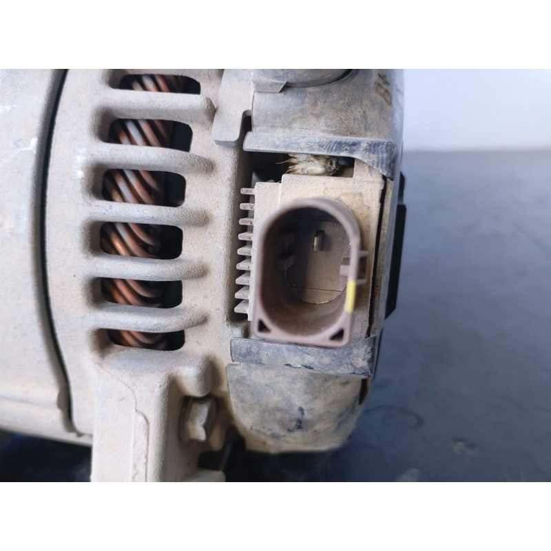 Recambio de alternador para hyundai tucson essence 2wd referencia OEM IAM 373002A700  