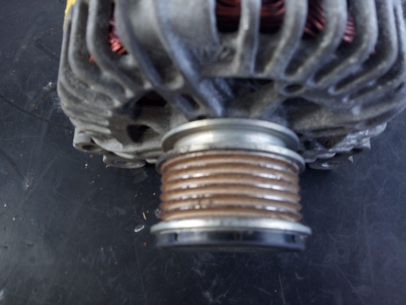 Recambio de alternador para volkswagen golf v (1k1) 1.9 tdi 4motion referencia OEM IAM 06F903023C  