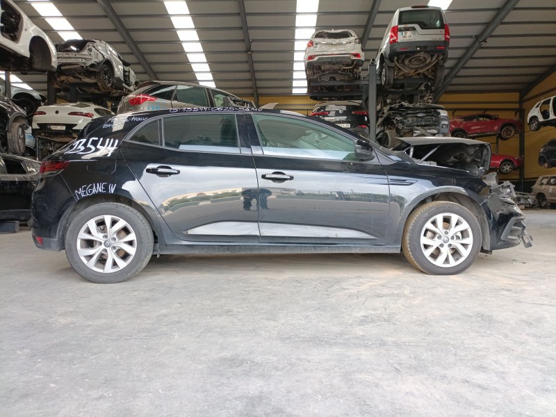 renault megane iv sedán del año 2023