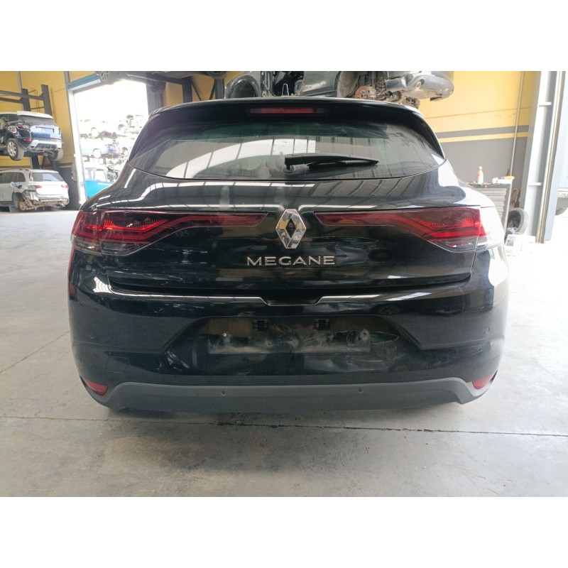 renault megane iv sedán del año 2023