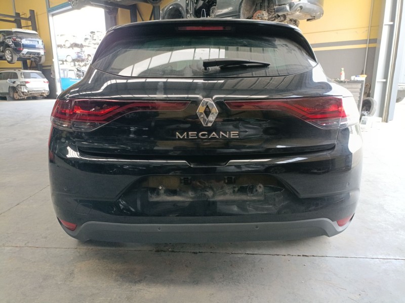 renault megane iv sedán del año 2023