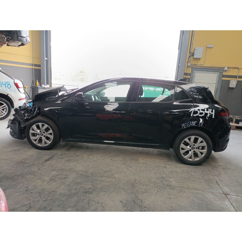 renault megane iv sedán del año 2023