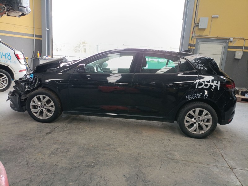 renault megane iv sedán del año 2023