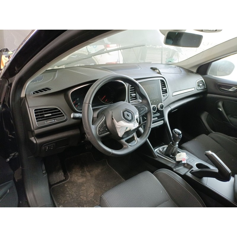 renault megane iv sedán del año 2023