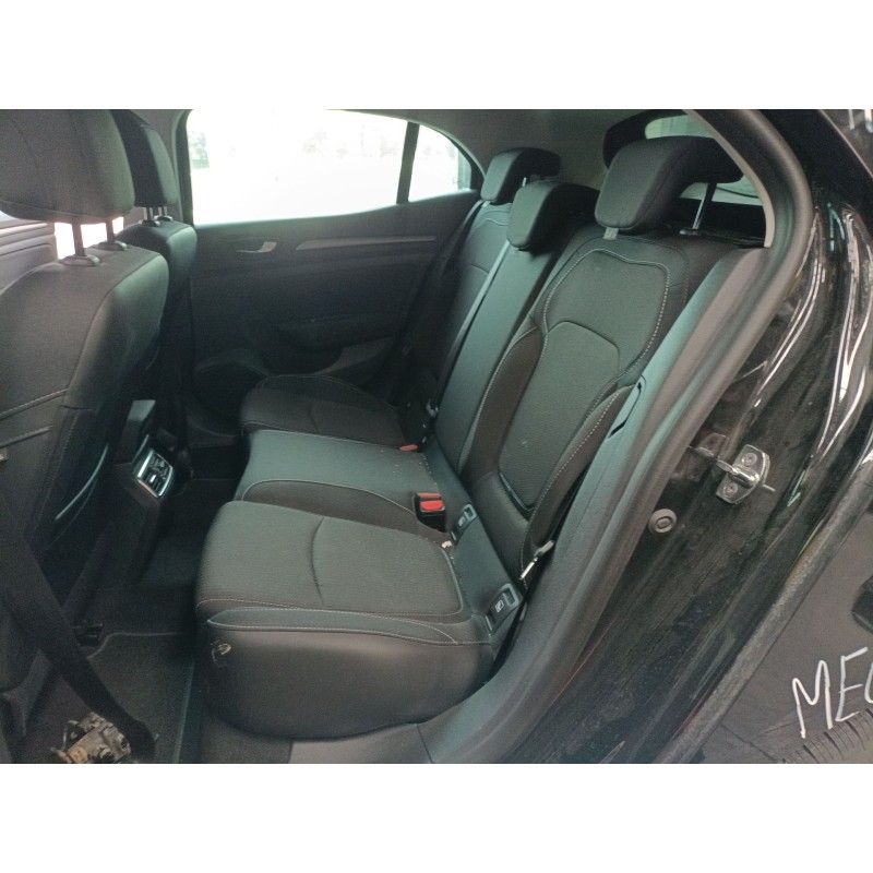 renault megane iv sedán del año 2023