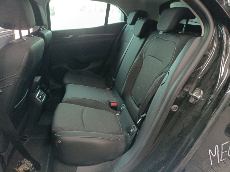 renault megane iv sedán del año 2023