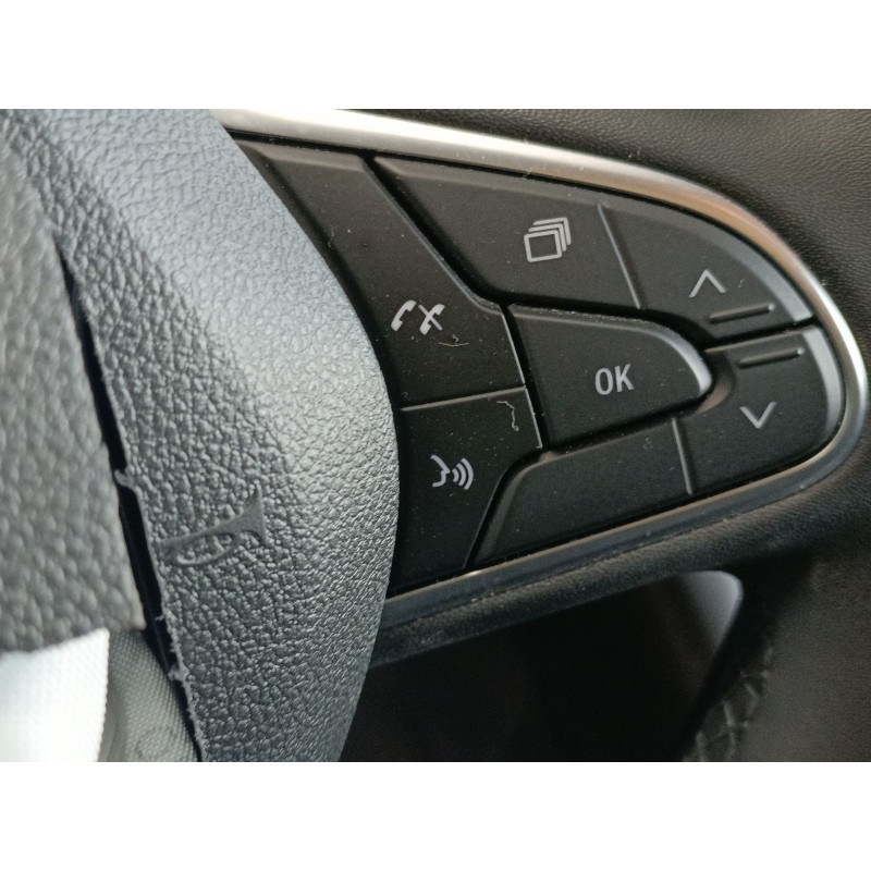 Recambio de volante para renault megane iv sedán 1.3 tce 140 (lvnb) referencia OEM IAM   