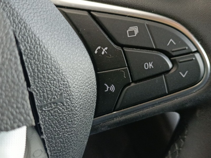 Recambio de volante para renault megane iv sedán 1.3 tce 140 (lvnb) referencia OEM IAM   