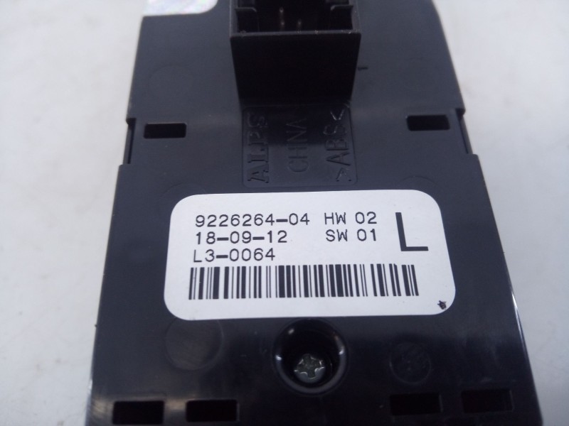 Recambio de mando elevalunas delantero izquierdo para bmw serie 1 lim. (f21) 116d referencia OEM IAM 9226264-04  