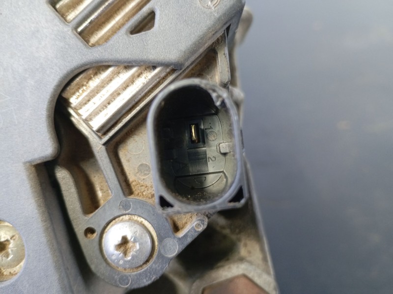 Recambio de alternador para land rover range rover evoque (l538) 2.2 d 4x4 referencia OEM IAM 0125812014 310215 