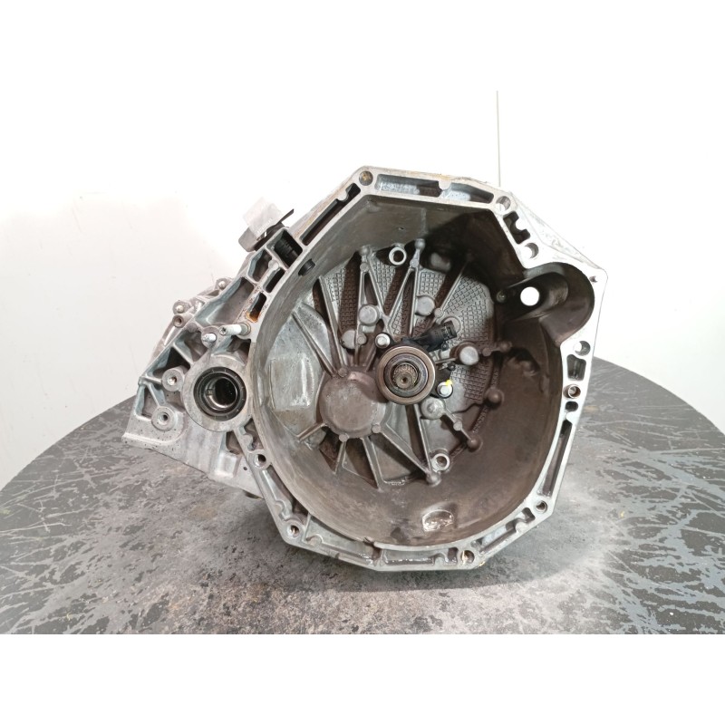 Recambio de caja cambios para dacia duster ambience 4x2 referencia OEM IAM TL4075  
