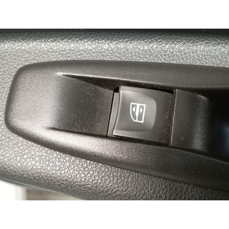 Recambio de mando elevalunas trasero derecho para renault captur i (j5_, h5_) 1.5 dci 90 referencia OEM IAM   