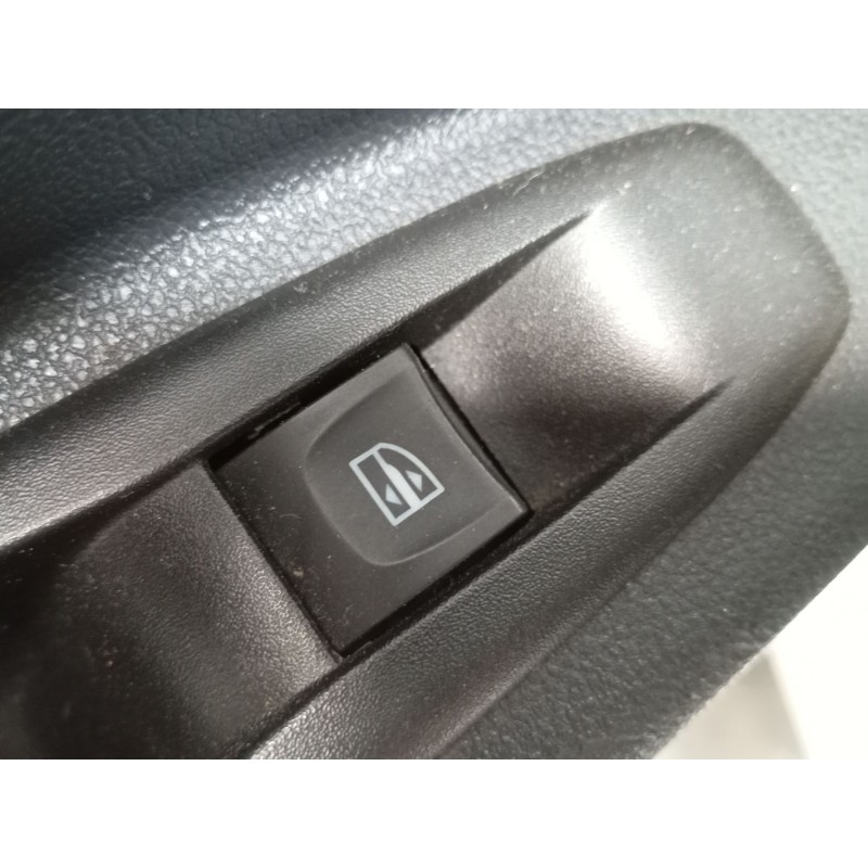 Recambio de mando elevalunas trasero izquierdo para renault captur i (j5_, h5_) 1.5 dci 90 referencia OEM IAM   