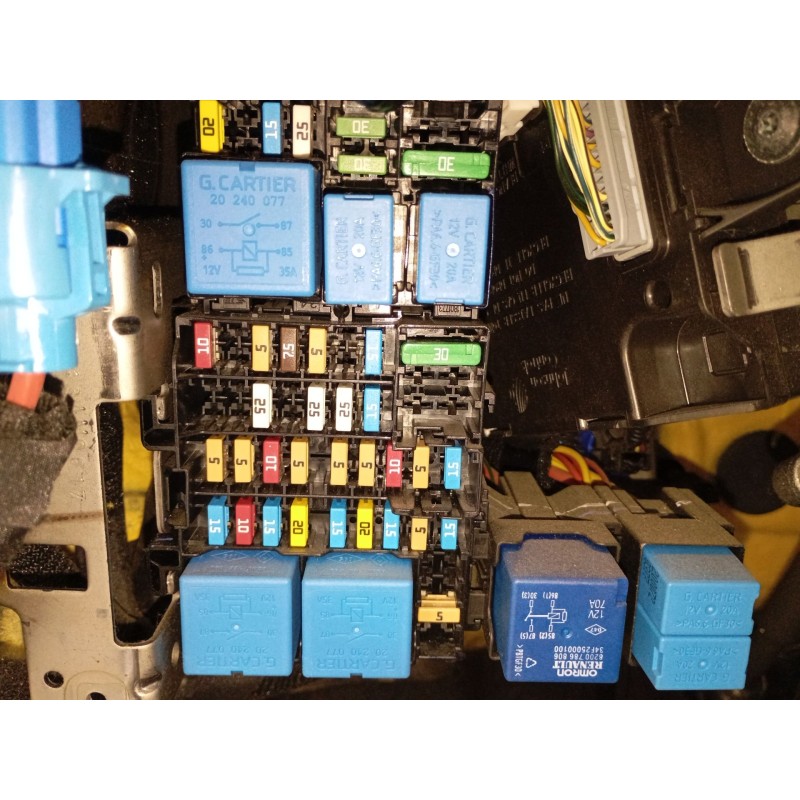 Recambio de caja reles / fusibles para renault captur i (j5_, h5_) 1.5 dci 90 referencia OEM IAM   