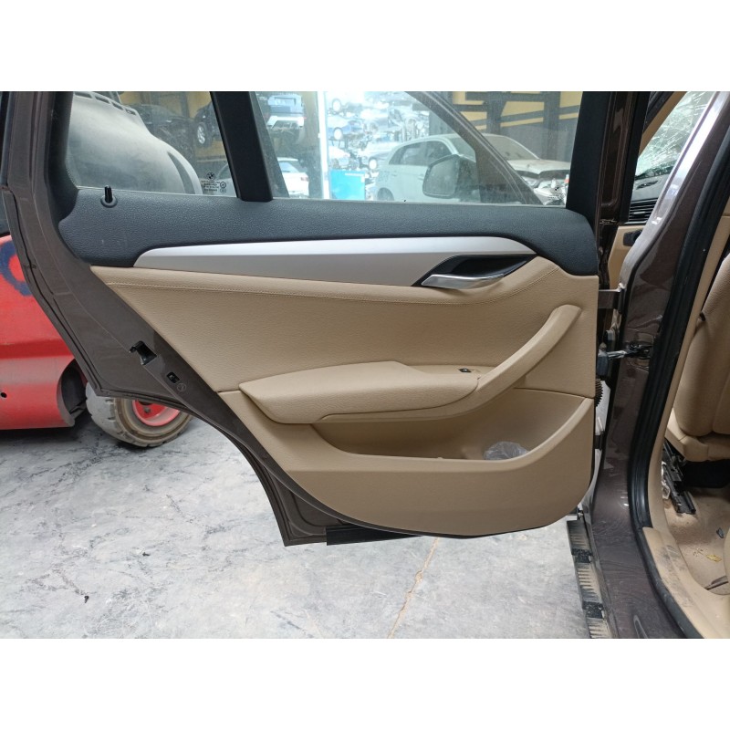 Recambio de guarnecido puerta trasera izquierda para bmw x1 (e84) sdrive 18 d referencia OEM IAM   