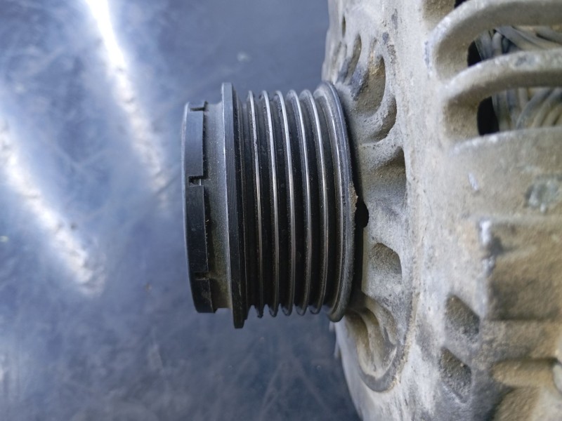 Recambio de alternador para opel combo furgoneta/monovolumen 1.3 cdti 16v referencia OEM IAM   