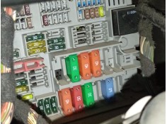 Recambio de caja reles / fusibles para bmw 1 (e87) 118 d referencia OEM IAM   