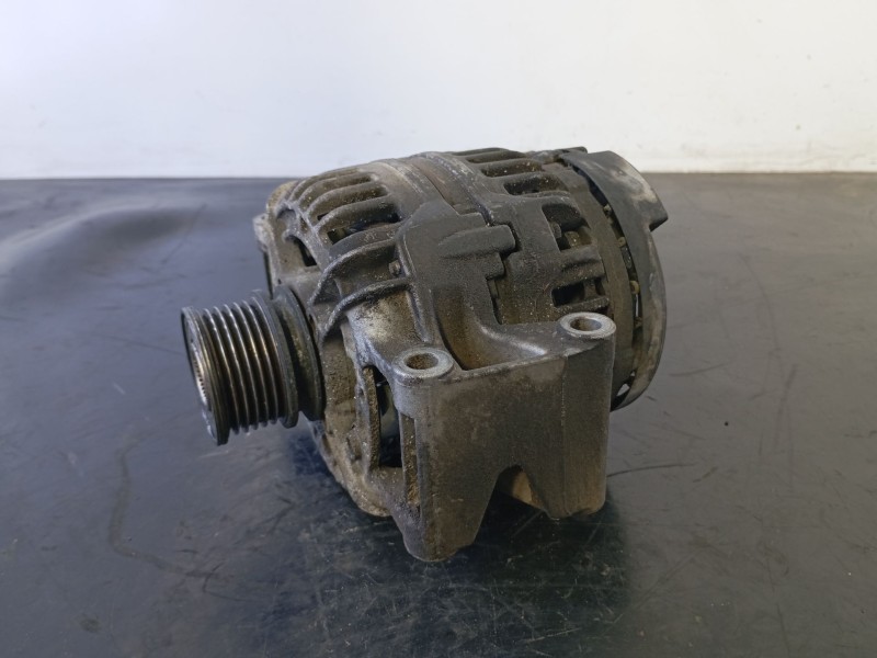 Recambio de alternador para mercedes-benz sprinter 02.00  caja cerrada referencia OEM IAM   