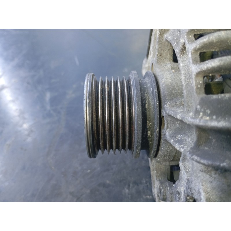 Recambio de alternador para mercedes-benz sprinter 02.00  caja cerrada referencia OEM IAM   