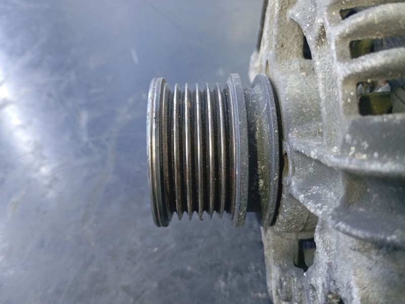 Recambio de alternador para mercedes-benz sprinter 02.00  caja cerrada referencia OEM IAM   