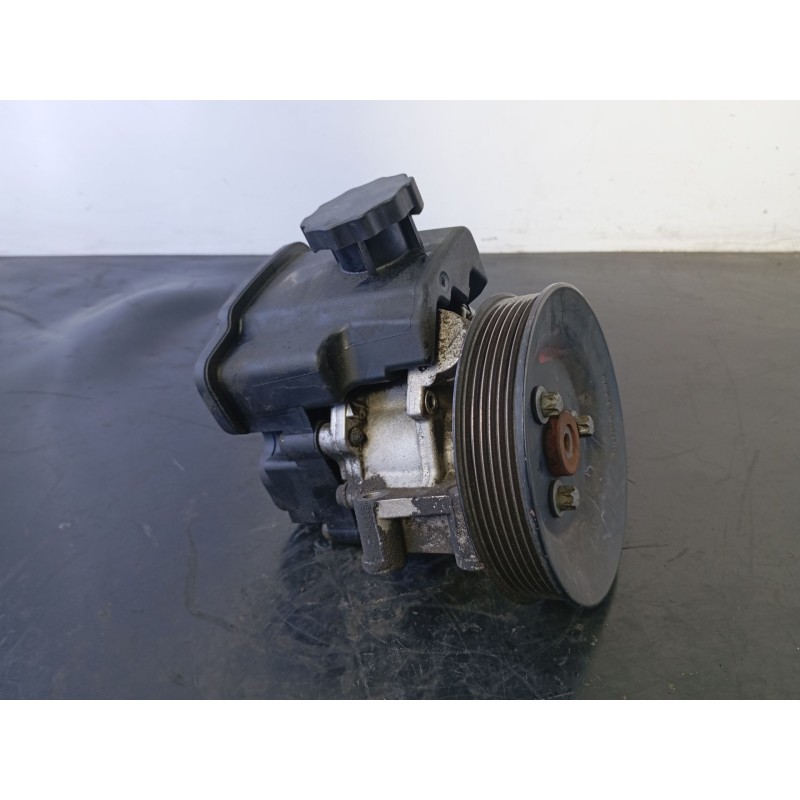 Recambio de bomba direccion para mercedes-benz sprinter 02.00  caja cerrada referencia OEM IAM A6042360010  