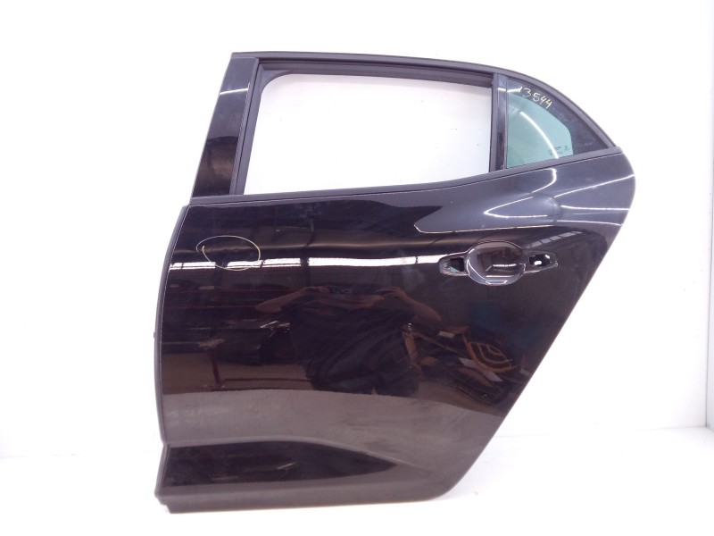 Recambio de puerta trasera izquierda para renault megane iv sedán 1.3 tce 140 (lvnb) referencia OEM IAM   
