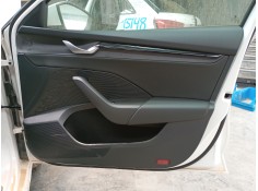 GUARNECIDO PUERTA DELANTERA DERECHA 