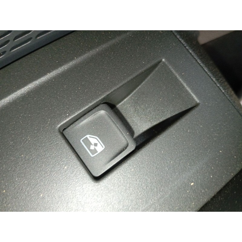 Recambio de mando elevalunas trasero izquierdo para skoda octavia iv combi (nx5, pv5) 2.0 tdi referencia OEM IAM   