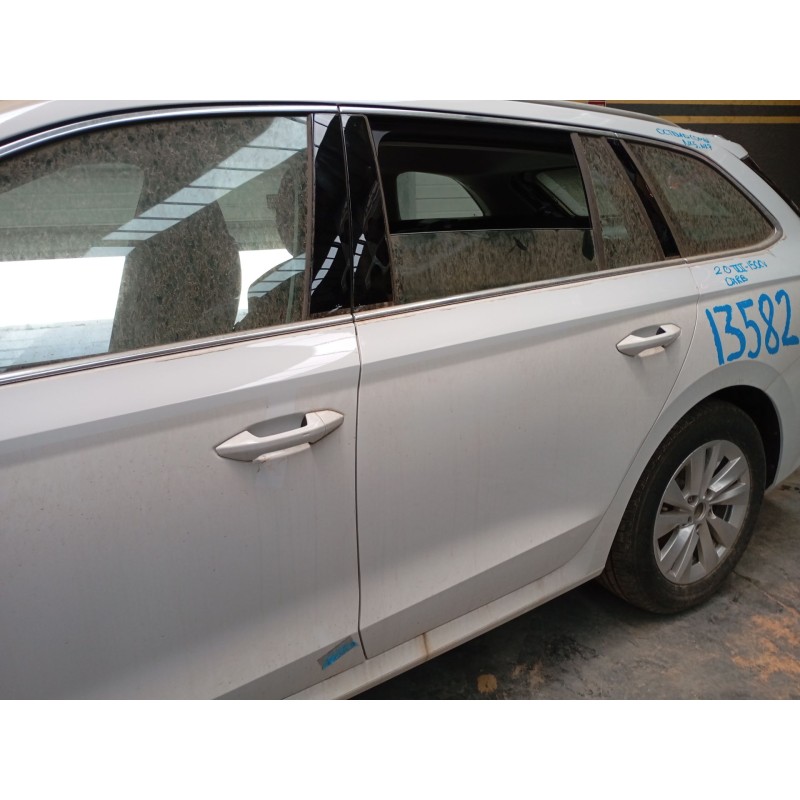 Recambio de puerta trasera izquierda para skoda octavia iv combi (nx5, pv5) 2.0 tdi referencia OEM IAM   