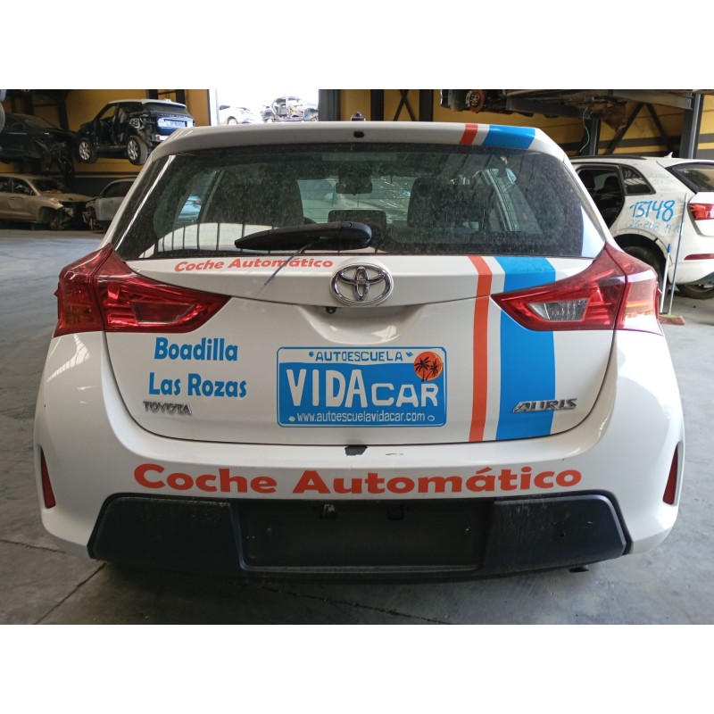 toyota auris (_e18_) del año 2014